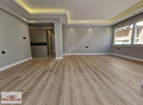 Bostanlı Da Sahile Yakın 3+1 Köşe 2.kat Ful Tadilatlı Mkd Emlak