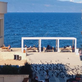 Güzelyalı Mahallesinde Deniz Manzaralı Kiralık Daire