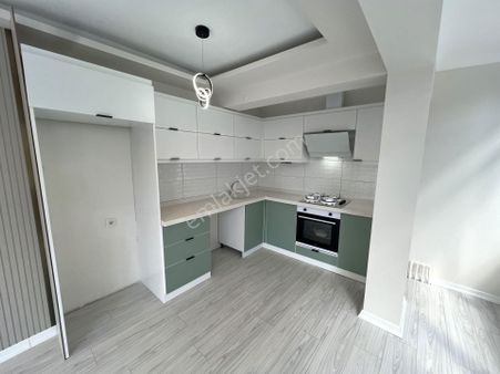 ▀▀jet Emlak'tan Akçay Merkezde İçi Full Yenilenmiş Mükemmel 2+1