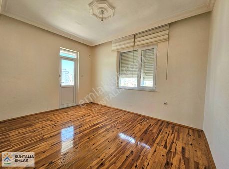 Konyaaltı Öğretmen Evleri Mh,deniz Manzaralı Arakat 3+1 Satılık