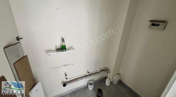 Dilan Gyo'dan Kiralık İşyeri Merkezi Konumda Metrobüse Yakın