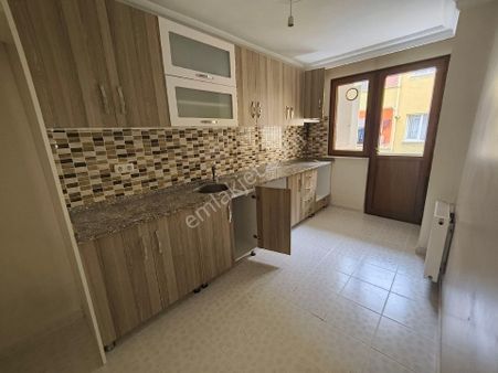 Güney Den Yeni Binada Ayrı Mutfaklı Balkonlu 2+1.85 M2 Daire