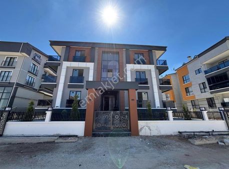 Ateşbey'den İncek'te Güzel,geniş,şık Ve Lüks Mimarisi İle 1+1