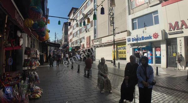 Eyüp Sultan Merkez - Fahri Korutürk Caddesinde Satılık Dükkan