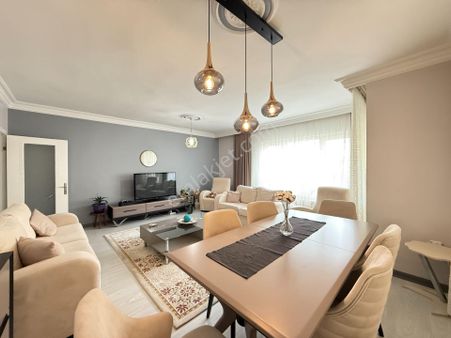 Barışyolu Caddesi Üstün'de 3+1 Bağımsız 125m2 Bahçe Manzaralı