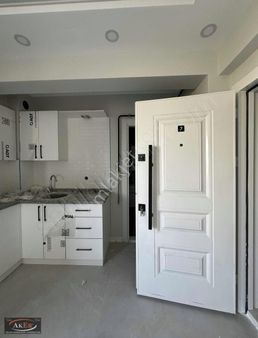 Aker Emlaktan Üniversite Mevkisinde Lüks Ön Cephe 1+1