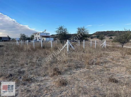 Didim Mavişehir'de Denize 900 Metrede Toplam 380m2 Çift Arsa