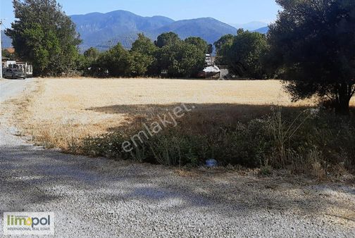 Limopol'den Üzümlü'de Anayola 3. Parsel 2 Villa İmarlı Köşe Arsa