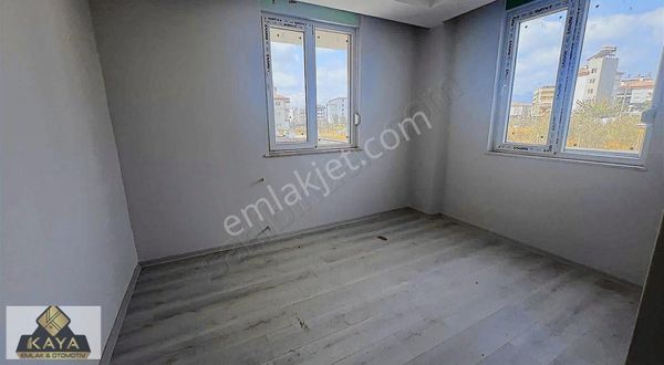 Hükümet Konağı Ve Servis Güzergahına Çok Yakın Geniş 1+1