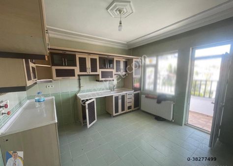 Van İpekyolu Vali Mithat Bey Mahallesinde İlhami Çakırtaş Emlak A.ş.'den 3+1 Satılık Daire