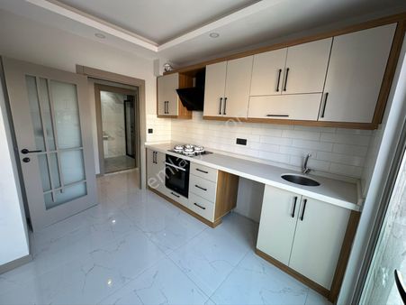 Şehrin Tam Merkezinde Ana Cadde Üstü Sıfır Bina Tapu Harcı Yok