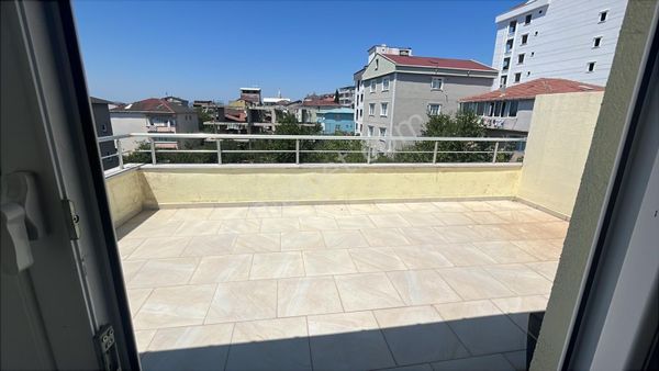 Ahmet Yesevi Mahallesi'nde Satılık Üstü Dubleks Daire