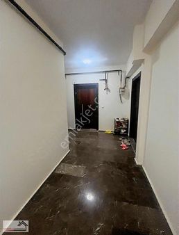 Selçukbey Caddesinde Sıfır 2+1 Dükkan Üstü 1.kat Satılık Daire