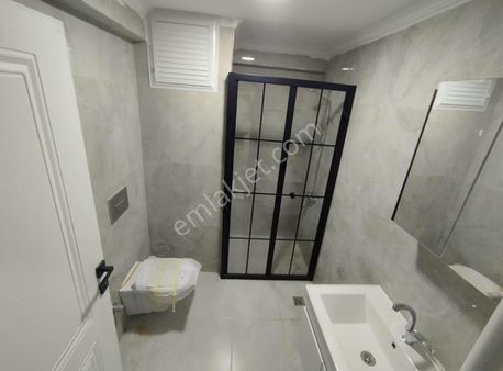 Bahçelievler'de Satılık 2+1 Daire 3 Kat Metroya Yürüme Mesafesin