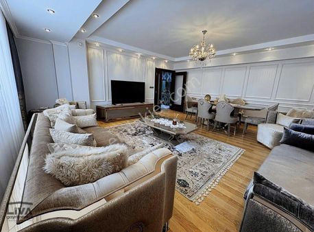 Liva Gayrimenkulden Kıbrıs Şehitlerde Ana Caddede Ara Kat 4+1