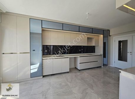 Yıldırım Emlak'tan M.akıfte Manzaralı Super Kalitede 4+1 Daıre