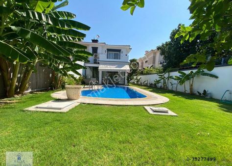 Alaçatı Merkezde Köyiçine Çok Yakın 4+1 Müstakil Yüzme Havuzlu Satılık Lüks Villa