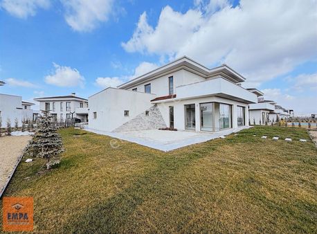 Acil ! Empa'dan Mora Manzara Evlerin'de Satılık 5+1 Villa