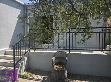 Foça Kozbeyli'de Çiftlik Evi Bulunan 180 M2 Hisseli Tarla