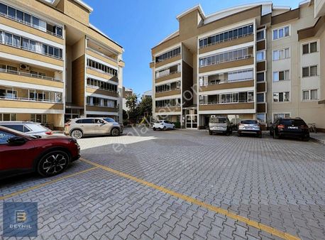 Beynil'den Demirci'de Site İçi 3+1 Kiralık Daire (bahçe Katı)