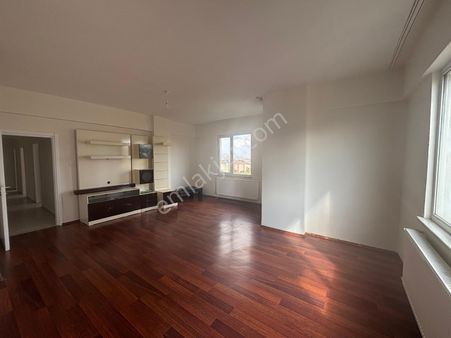 Sancaktepe Fatih Mh'de Site İçinde Kiralık 3+1 Çok Geniş Daire