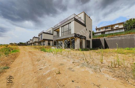 Yatırım Ve Konforun Bir Arada Sunulduğu Satılık 4,5+1 Villalar