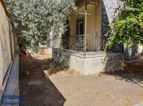 Egeden Emlaktan Beldibinde Satılık Köşe Konumlu Villa