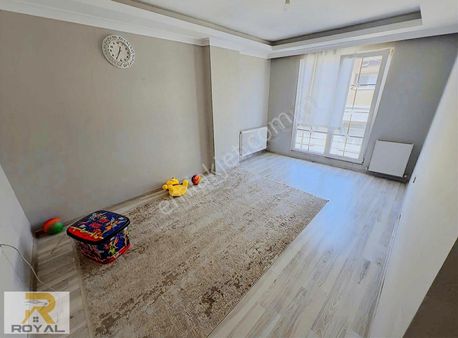 Royal'den İnönü Mah'de 2+1 Çınar Yoluna Yakın Ara Kat Balkonlu