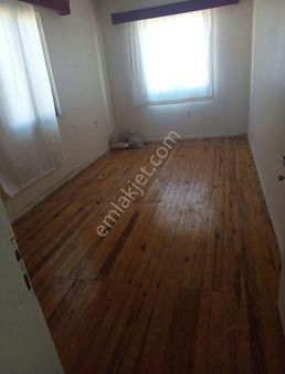 Güdüşlüde Satılık Çiftlik Evi