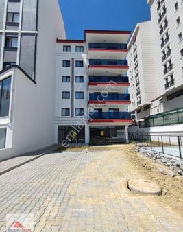 Şükrüpaşa Mahallesinde Satılık Takaslı Dükkan