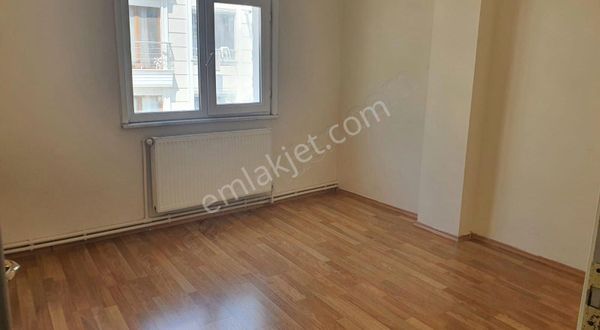 Avcılar Gümüşpala Mah 3+1 Ara Kat Satılık.