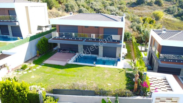 Kuşadası Soğucakta Lüks Full Eşyalı Satılık Müstakil Villa