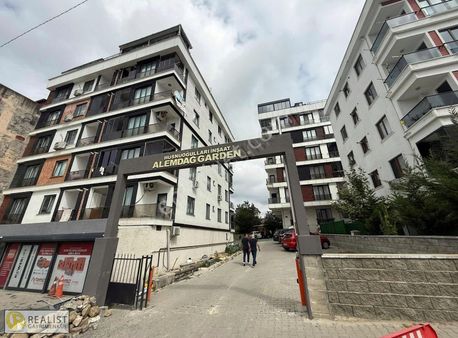 Çekmeköy Çatalmeşede Merkezi Konumda Yüksek Giriş 1+1 Daire