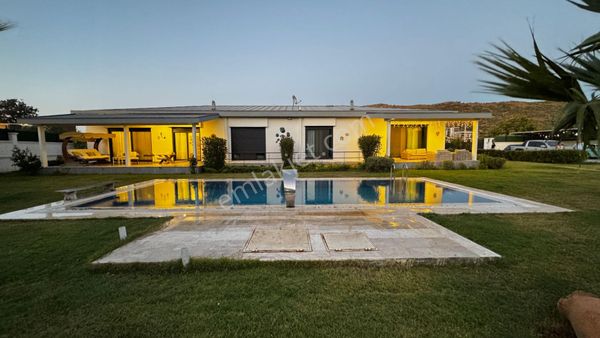 2696 M2 İçinde Tek Katlı Müstakil Havuzlu Çiftlik Evi