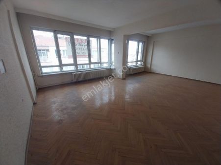 Arifiye Mah. İki Eylül Cad. Üzeri Çarşı Merkez Asansörlü Kiralık 2+1 Daire