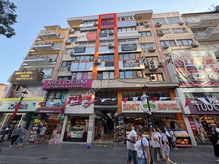 Karşıyaka Çarşı Cadde Üstü Bakımlı Eşyalı 25m2 Satılık Ofis