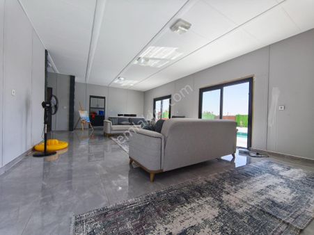 Aktif'den Mükemmel Konumda Bakımlı Bağ Evi...