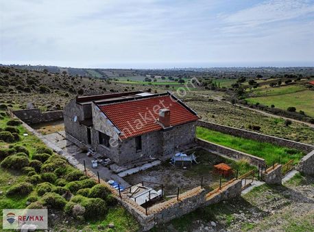 Asosta Ada Ve Deniz Manzaralı 2+2 Müstakil Taş Ev