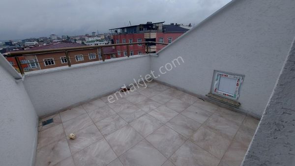 Sultanbeyli Fatih Mahallesi'nde Satılık 4+1 Üst Dubleks