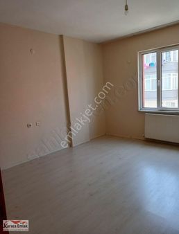 Hasan Basri Çantay Mah. Kiralık 3+1 Ara Kat Boş Daire