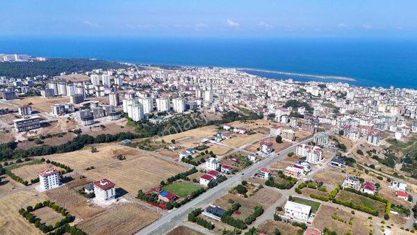 Villalar Bölgesi Körfezin Üstünde Manzaralı Arsa 451 M 3 Kat