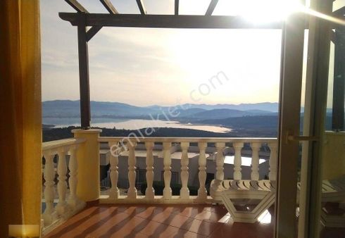 Özel Plajlı Sitede Satılık Üstkat Ferah Daire Bakımlı Ev İndirimli Fırsatı Kaçırmayın