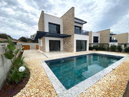 Agr Group'tan Bodrum Yalıkavak Satılık Geniş Bahçeli 3+1 Villa