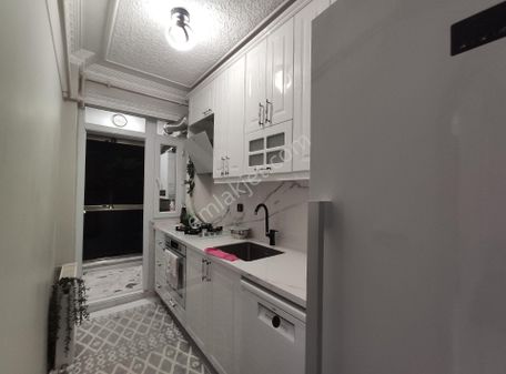 İkitelli Mehmet Akif De Satılık 2+1 1 Kat Daire