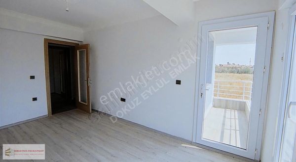 Salihler Mah Caner Kent Sitesinde Satılık Tam Müstakil Villa