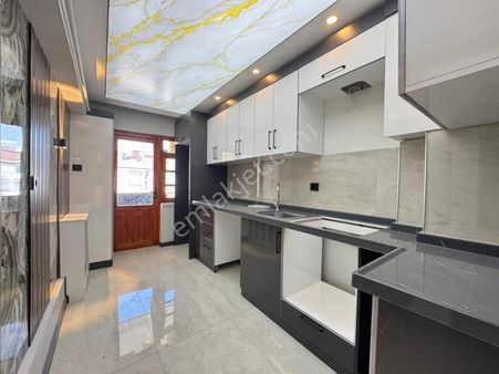 Osmangazi Mahallesi'nde Sıfır Ayarında Lüks Yapılı Daire!