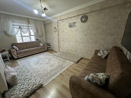 Akev Gayrimenkul'den Ahmet Yesevi'de Ara Kat Bakımlı 2+1 Daire