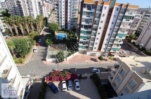 Beykent Gym'den Site İçi Açık Ferah Cepheli Eşyasız 2+1 Daire