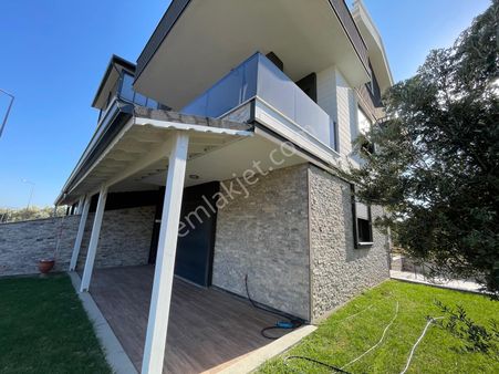 Sabri Pınarbaşı Gayrimenkul'den Güre Çamlıbel'de Satılık 6+1 Sıfır Villa