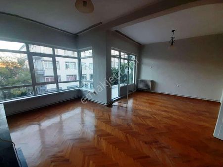 Tunalı'da Cadde Üzeri Kiralık Arakat 3+1 Daire